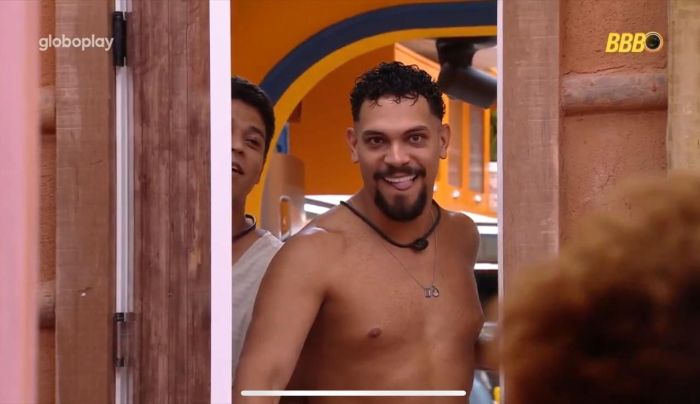 Vinícius mudou o visual
