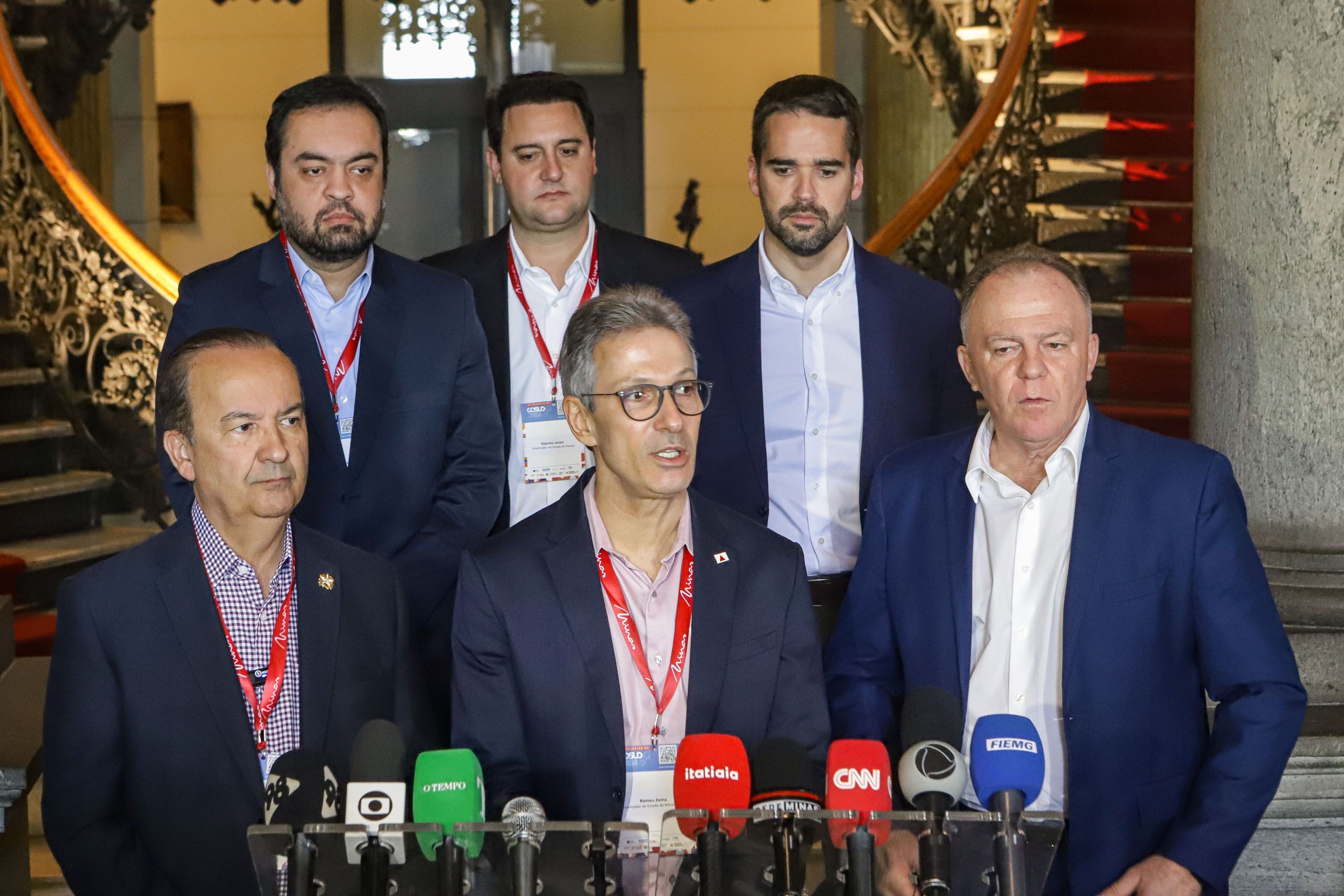 Em encontro com governadores, Zema critica o governo Lula: 'debate não enche barriga'