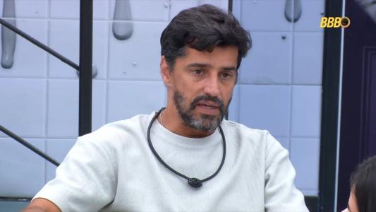 Alberto Cowboy retorna à casa após desafio
