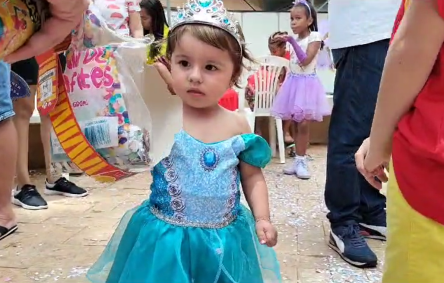 Fotos de crianças fantasiadas no Carnaval