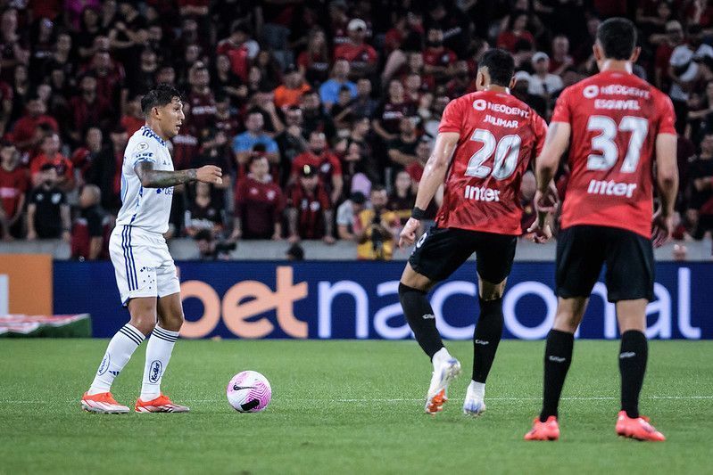 Athletico-PR 3 x 0 Cruzeiro: gols e melhores momentos do jogo pelo Brasileirão