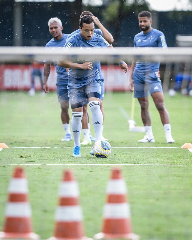 Jogadores do Cruzeiro revelam como estudam o Racing, adversário da final na Sula