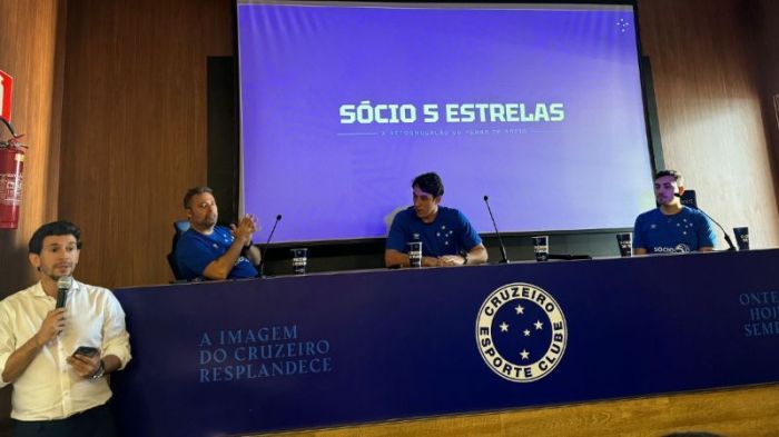 Fernando Bacarin, gerente de relacionamento; Alexandre Mattos, CEO do futebol; Bruno Lourenço e João Lourenço no lançamento do novo Sócio 5 Estrelas
