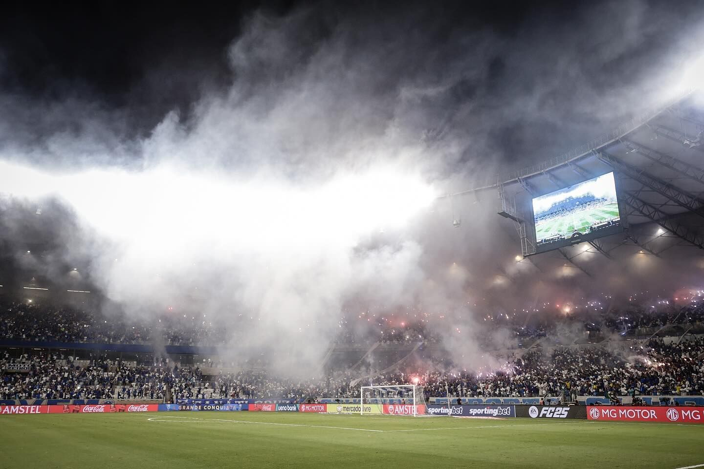 Organizada do Cruzeiro promete 'cobrança severa' após empate: 'Paciência acabou'