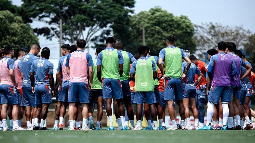 Em recuperação de lesão, jogador do Cruzeiro publica mensagem otimista