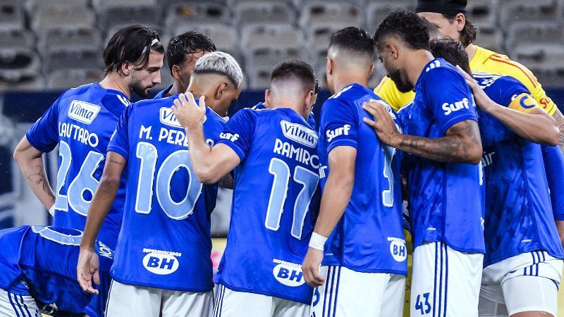 Ídolo do Cruzeiro vê falta de respeito e detona atual elenco: 'Nem Guardiola dá jeito'