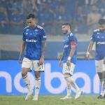 Vaias para o Cruzeiro e festa para o Lanús: Mineirão vive contraste na 1ª semifinal da Sula