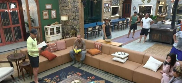 Sacha pede desculpas a peões por punição