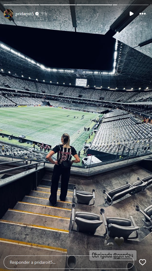 Pri Daroit, ponteira do Minas, assistiu à vitória do Galo contra o Peñarol, na Arena MRV