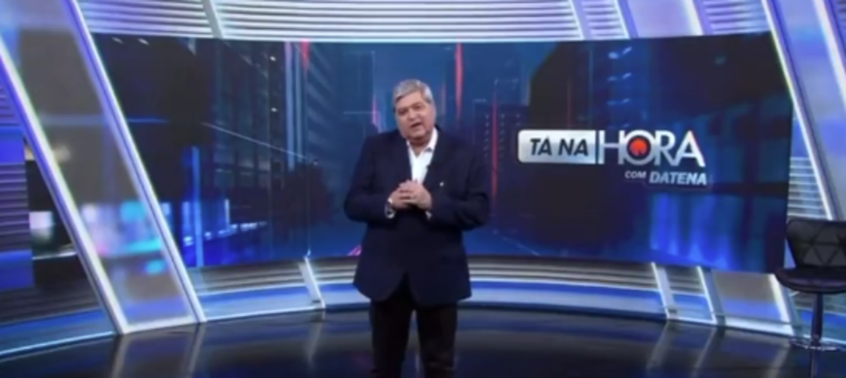 Datena estreia no SBT com homenagem a Silvio Santos: 'Lugar mágico'