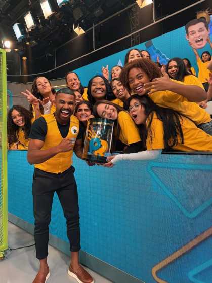 Celso Portiolli recebeu campeões do BBB no Domingo Legal