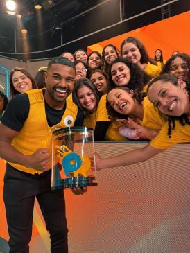 Celso Portiolli recebeu campeões do BBB no Domingo Legal