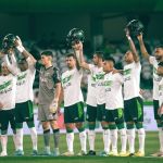 Coritiba homenageia jogadores de futebol americano vítimas em acidente de ônibus