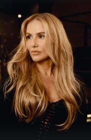 Deborah Secco está loira