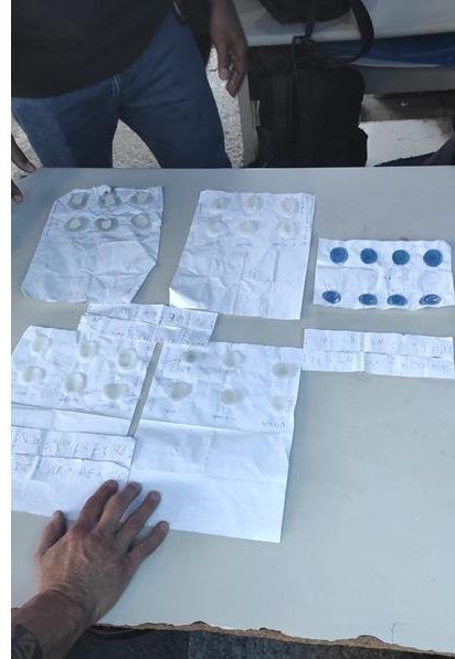 Os dedos de silicone foram encontrados em três das dez cabines vistoriadas.