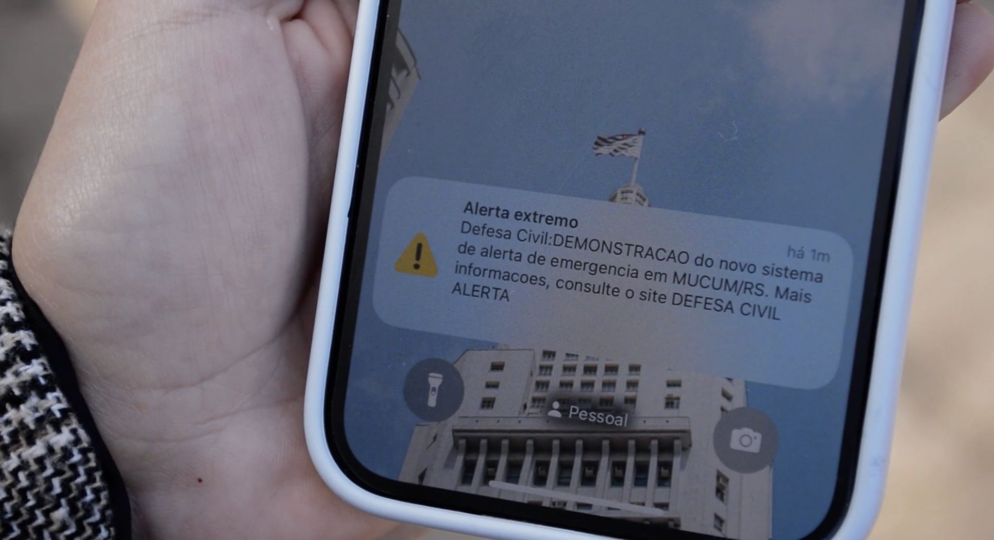 Novo alerta da Defesa Civil: entenda o que aconteceu se o seu celular não apitou