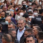 Rei e primeiro-ministro da Espanha são alvos de protestos por populares após chuvas