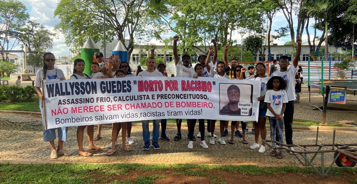 Família de policial penal morto em bar faz manifestação no Dia da Consciência Negra