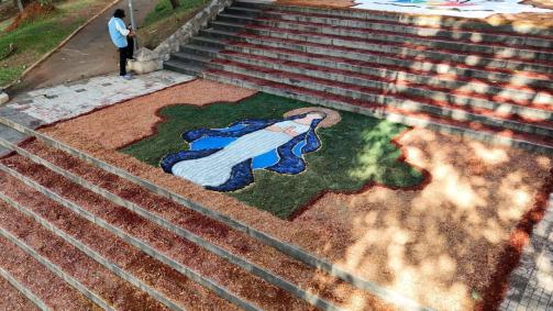 Veja fotos dos tapetes na Igreja São José, em BH