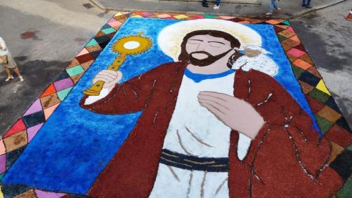 Veja fotos dos tapetes na Igreja São José, em BH