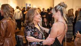 'Pintura como Linguagem': Cris Carneiro estreia exposição