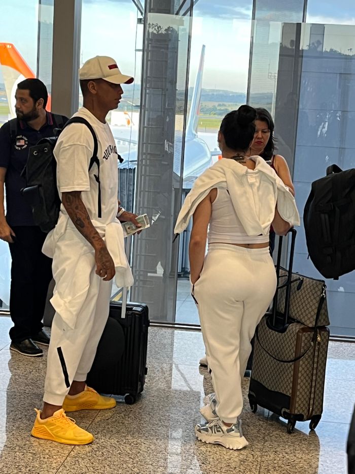 Centroavante embarca para o Ceará 