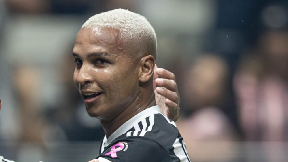 Deyverson, do Atlético, debocha um dia depois de confusão contra o Grêmio