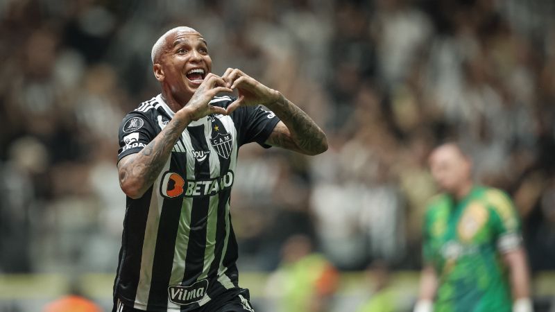Galvão Bueno reage a 'atropelo' do Atlético e exalta Deyverson contra o River