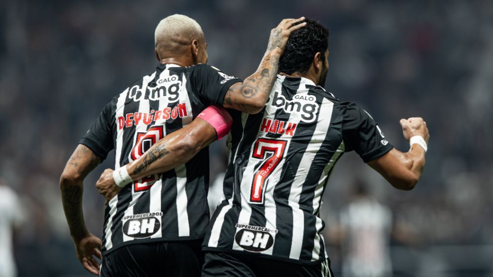 Milito rasga elogios à nova dupla de ataque do Atlético com Deyverson e Hulk