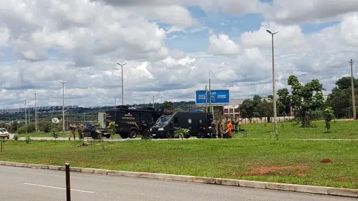 Explosivo foi removido e detonado em um local seguro
