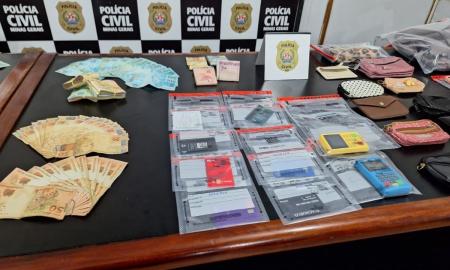 Dinheiro e objetos foram apreendidos com a família 'pickpocket' em Juiz de Fora Foto Cláudia Camilo Itatiaia