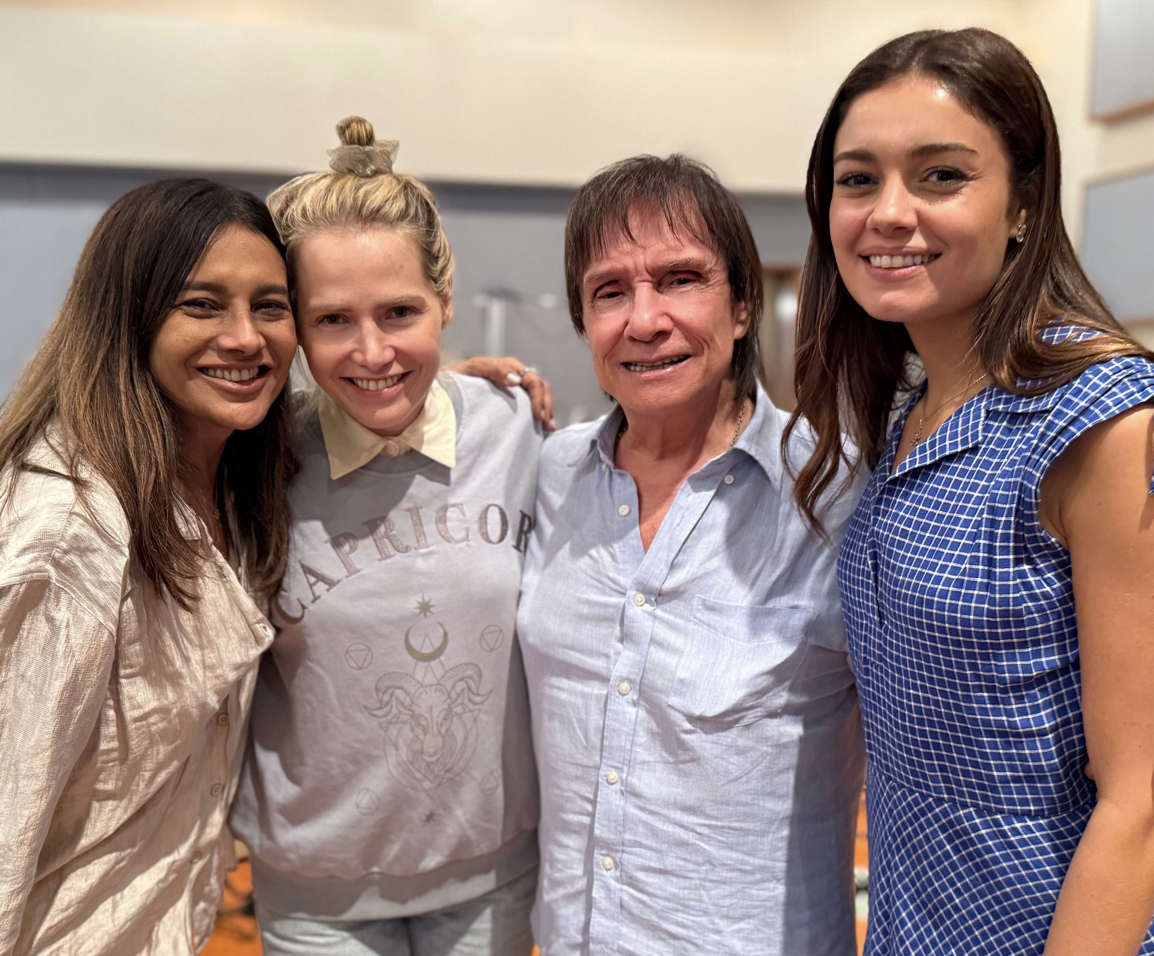 Especial Roberto Carlos: veja fotos de Sophie Charlotte, Dira Paes e Letícia Colin em ensaio