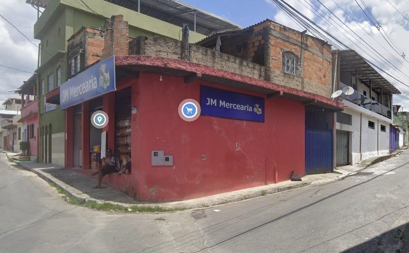 Homem vai à distribuidora para tomar cerveja e é alvo de tiros na Grande BH
