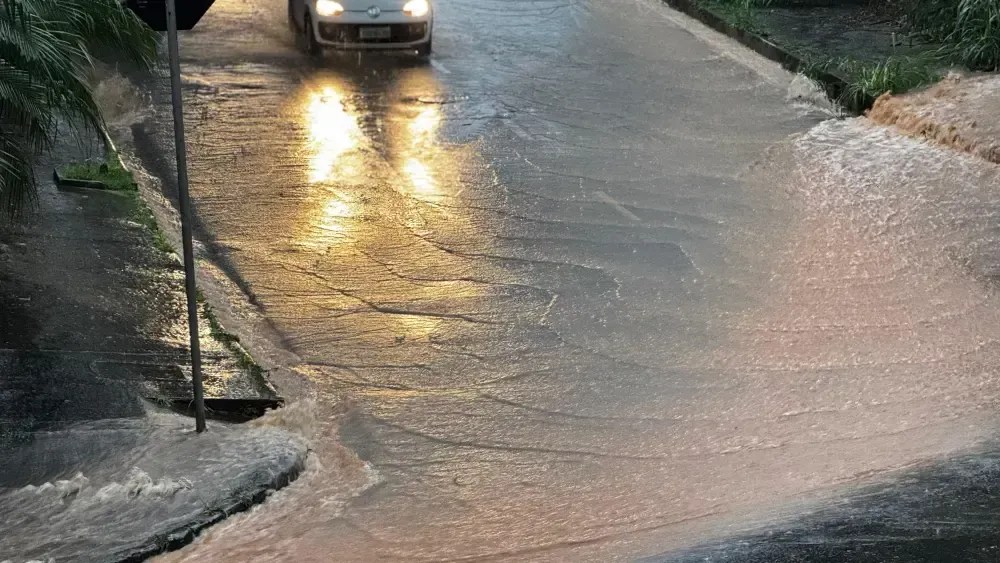 MG tem alerta laranja de chuva para os próximos dias; saiba quando e lista de cidades