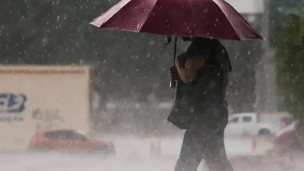 Previsão do tempo: MG tem 140 cidades em alerta para chuva; veja