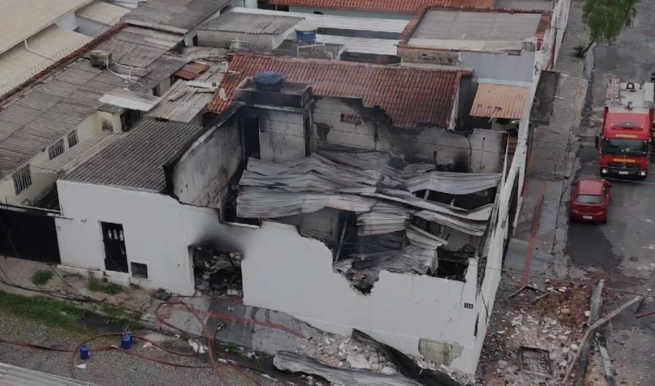 Loja que pegou fogo no bairro Esplanada foi recém-reformada; drone mostra destruição