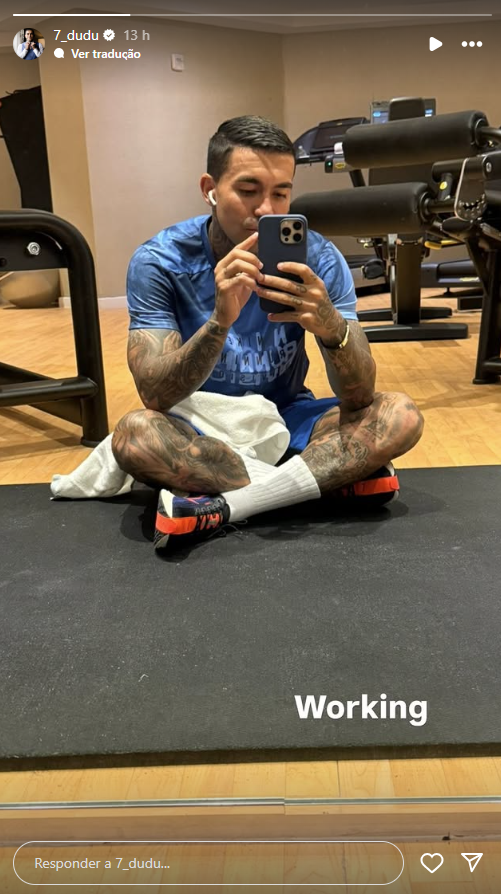 Acertado com Cruzeiro, Dudu postou foto treinando em academia nos EUA