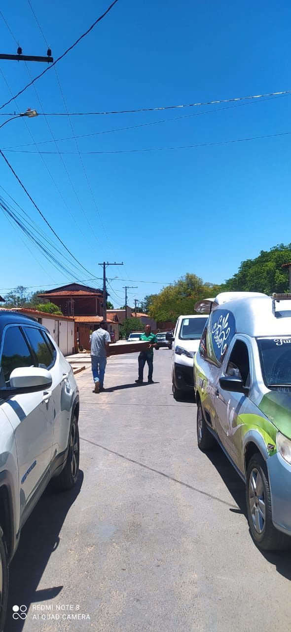 Carros funerários realizaram a remoção dos corpos nesta manhã de sexta-feira (14) Carros funerários realizaram a remoção dos corpos nesta manhã de sexta-feira (14)