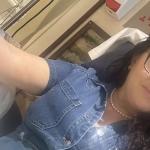 Mulher sente dor no ombro ao alimentar a filha e descobre câncer em estágio avançado