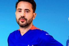 Nova camisa do Bahia, fabricada pela Puma, em parceria com a Warner Bros.