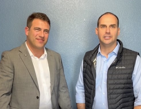 Após encontrar Eduardo Bolsonaro nos EUA, Caporezzo reafirma apoio a Cleitinho