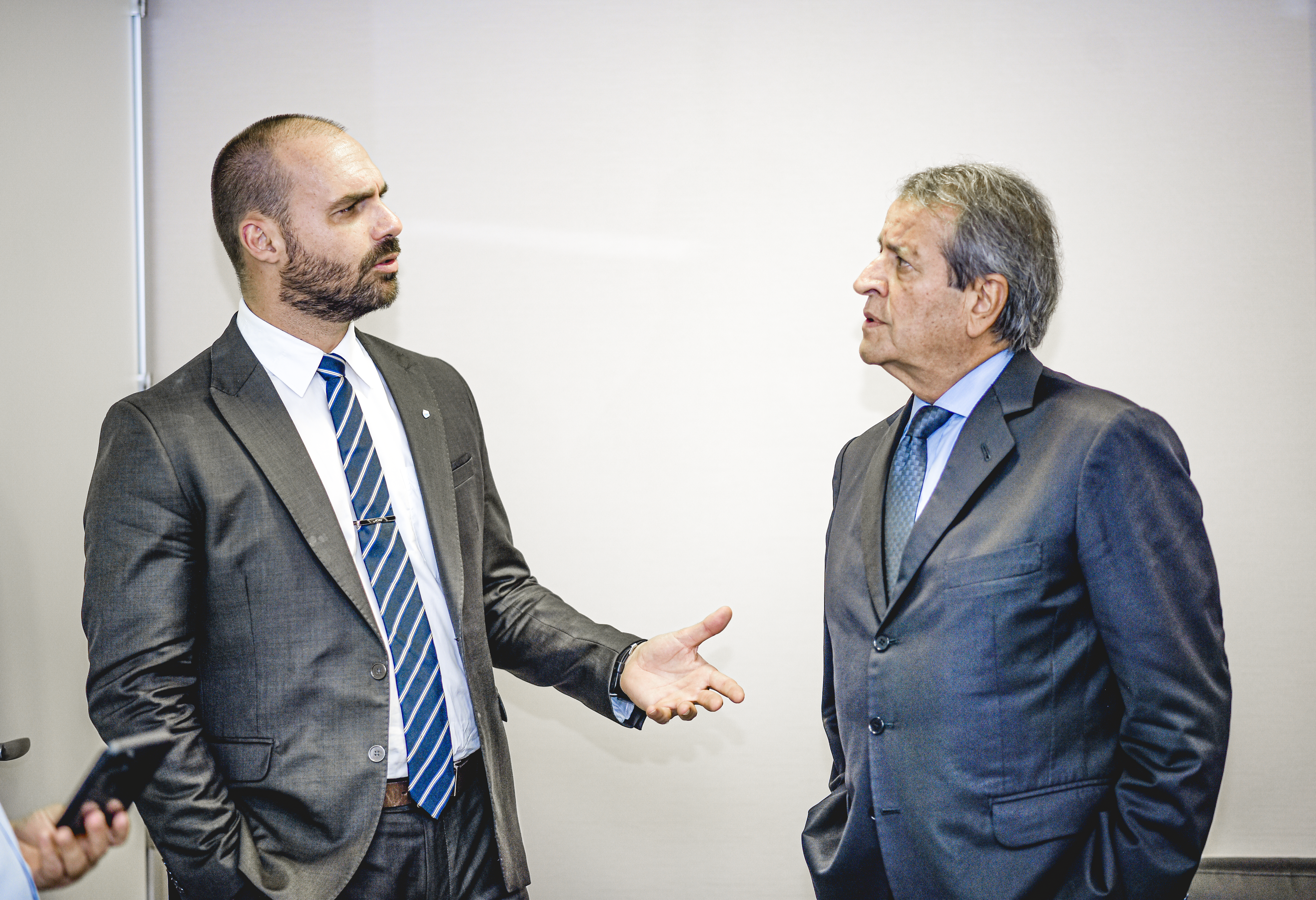 Bolsonaro confirma possível troca de Valdemar por Eduardo na presidência do PL