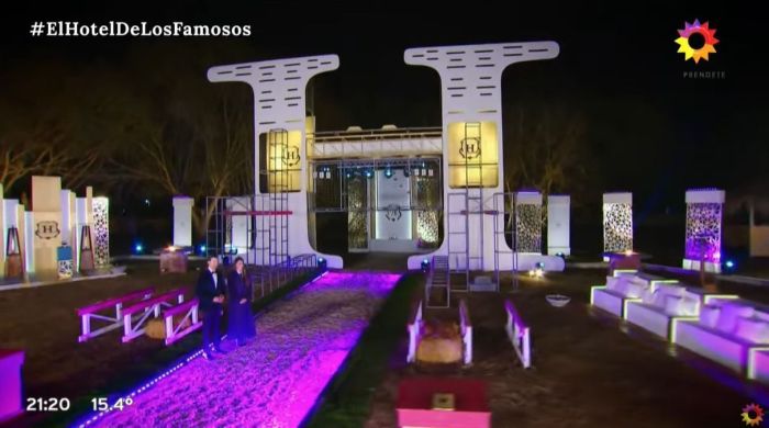<b>EL HOTEL DE LOS FAMOSOS - </b>E, para matar a saudade do formato, o SBT lançará em breve um novo programa: o Hotel dos Famosos. <b>EL HOTEL DE LOS FAMOSOS - </b>E, para matar a saudade do formato, o SBT lançará em breve um novo programa: o Hotel dos Famosos.
