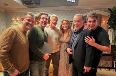 Cláudia Abreu publicou uma foto com o elenco 
