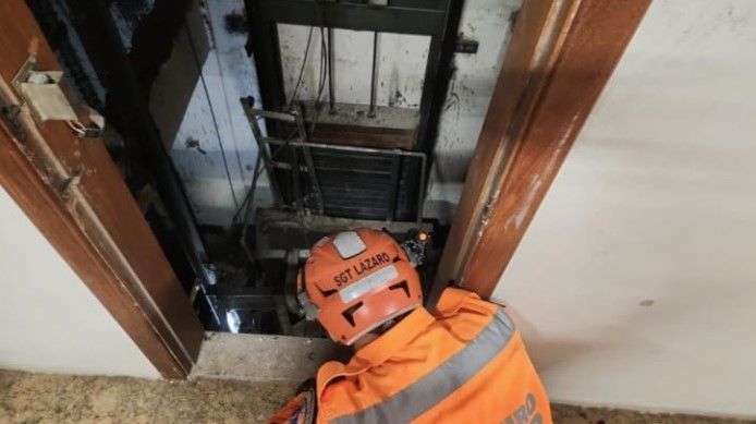 Elevador despecou nesta segunda (2)