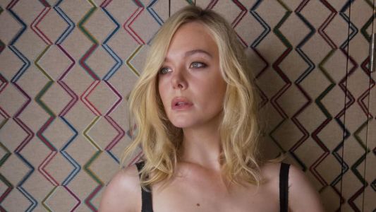 Elle Fanning criou uma conta no OnlyFans para estudar personagem