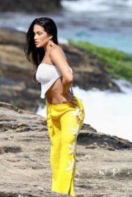 Eva faz ensaio em praia do Rio de Janeiro