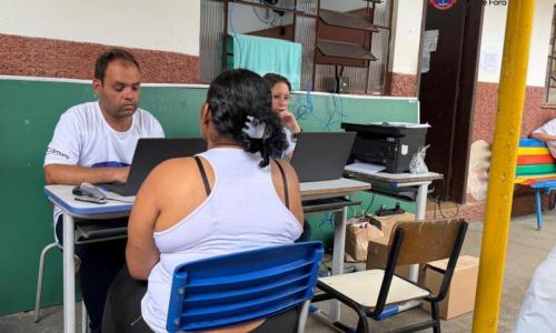 Emissão de documentos nos pontos de acolhimento em Juiz de Fora Foto Câmara Municipal Divulgação