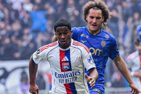 Endrick em ação pelo Lyon contra o Monaco
