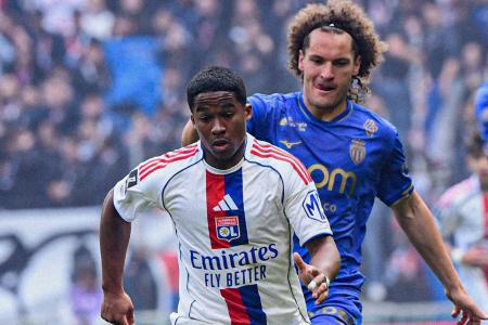 Endrick em ação pelo Lyon contra o Monaco